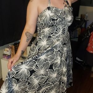 Large dress with lots of stretch, only worn once